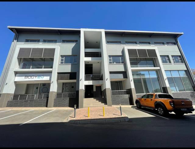 235M² RETAIL TO LET IN BRYANSTON